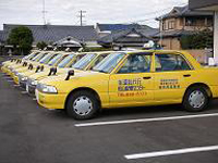代行車=イエロー